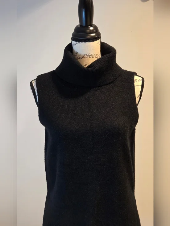 Carmen Marc Valvo Sleeveless Turtleneck Sweater - Black Size S. - Picture 4 of 15